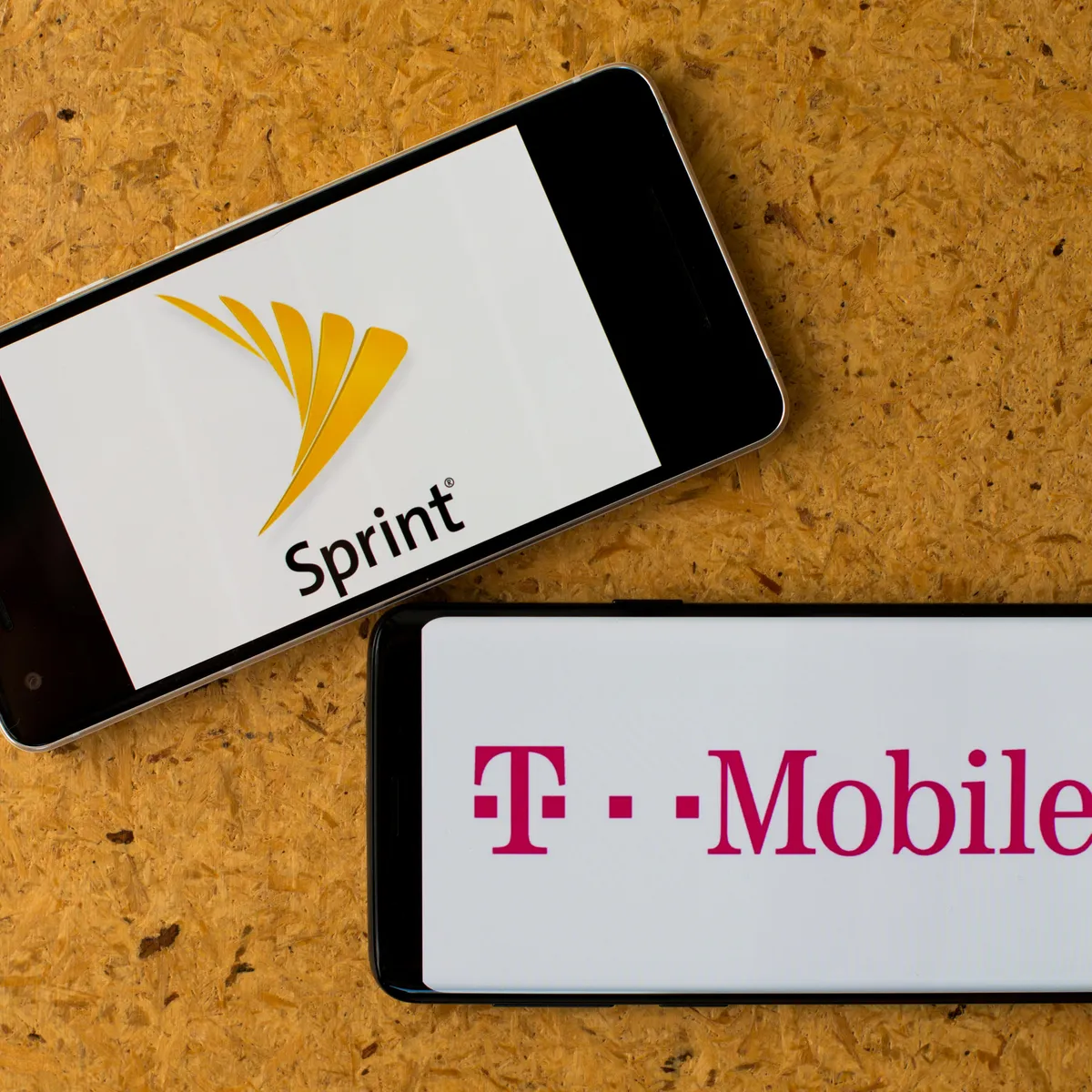 سرویس آنلاک قفل شبکه T-Mobile Sprint آیفون‌ها